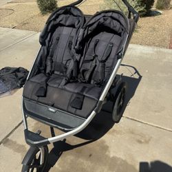 Thule Urban Glide Double - Kid Approved!
