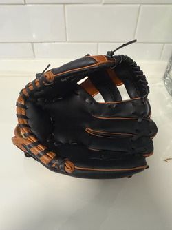 Baseball glove