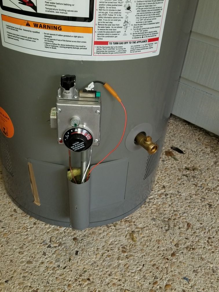 Water heater 40 GAL ( Rheem professional classic series) model number:  PROG40-38N RH62 for Sale in San Antonio, TX - OfferUp