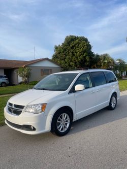 2019 DODGE GRAND CARAVAN 82k miles CLEAN TITLE EXCELLENT