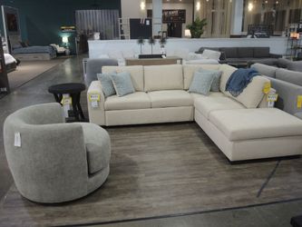 Edgemere Studio Kinsley Queen Sleeper Sectional - Right Chaise, Cream Chenille - Outlet Price