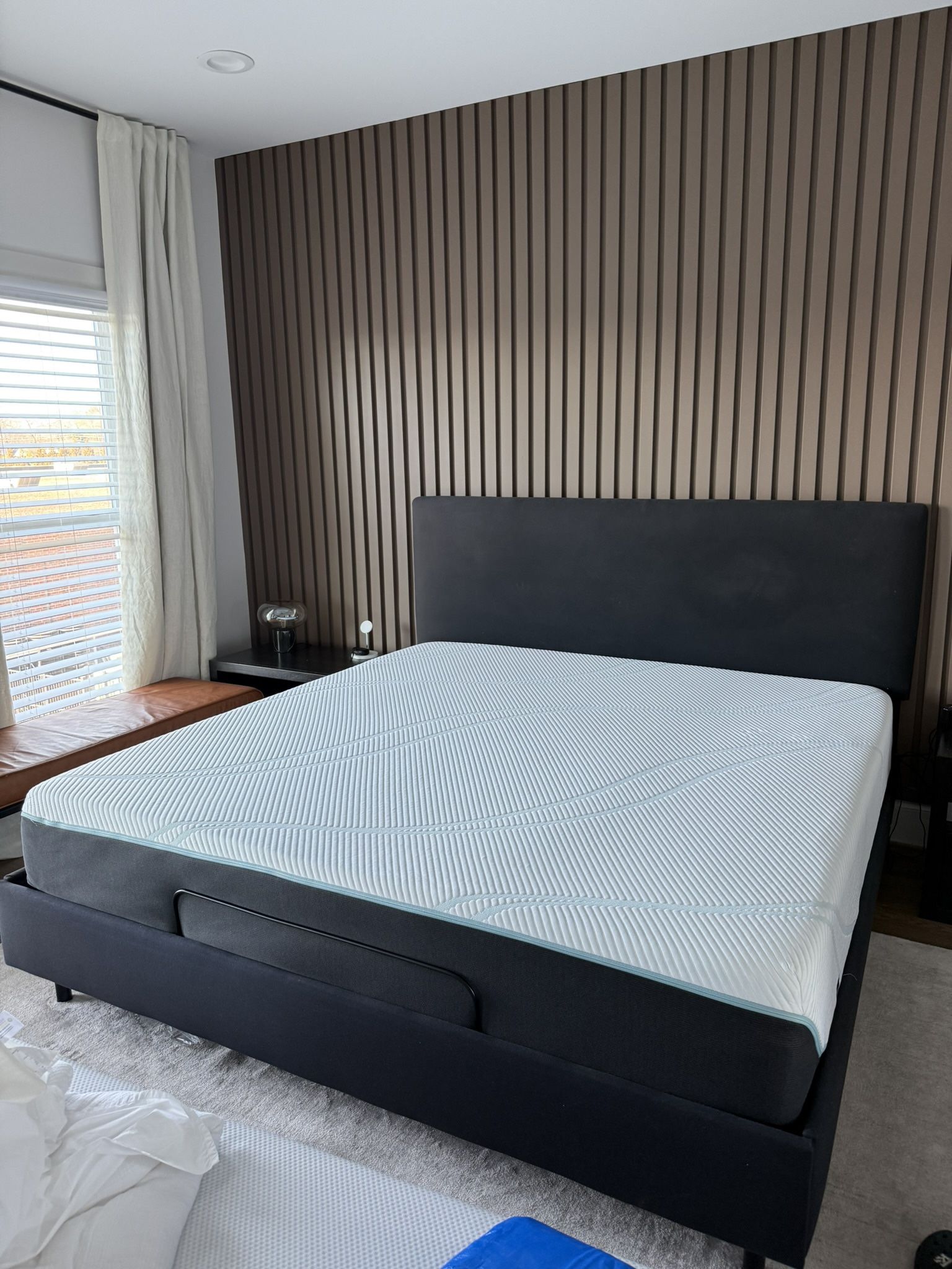 *50% Off* Tempur-Pedic ProAdapt King Mattress [Medium Firmness]
