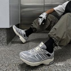 Adidas men’s running shoes SZ 10.5