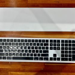 Apple Wireless Keyboard with Touch ID Open Box New