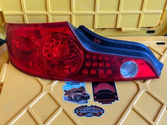 2006 Infiniti G35 coupe left driver tail light
