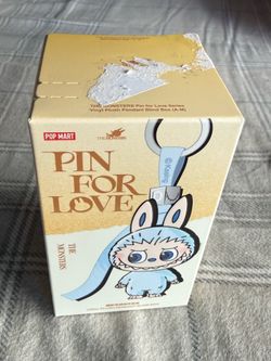 POP MART Labubu “pin for love”