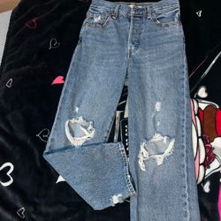 Denim  Levi’s  jeans 