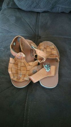 Mexican. Chanclas
