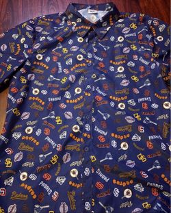 San Diego Padres Button-Up Shirt size XL adult