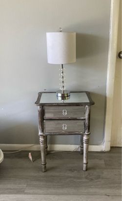 End Table/Nightstand