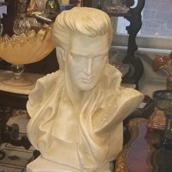 Elvis Statue