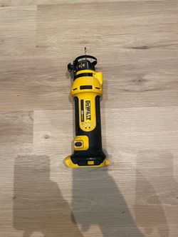 DeWalt 20V MAX Cut-Out Tool