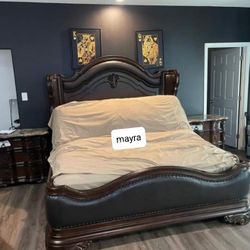 Royal Highlands Rich Cherry Upholstered Queen Bed Frame Cama// Mattress Sold Separately 