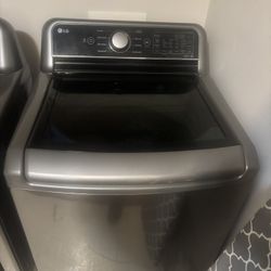 Like New Washer And Dryer Matching Set 