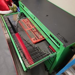 Matco 4S Screaming Green tool box / rollaway