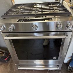 Kitchen Aid Range 30”Width Gas