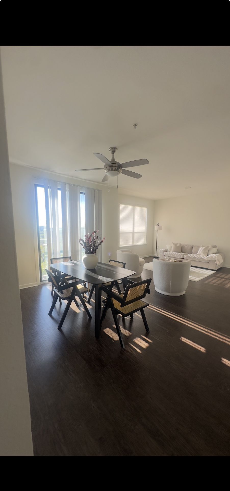 Dinning Table And Chairs