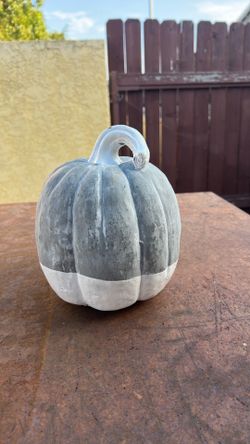 Halloween decor pumpkin