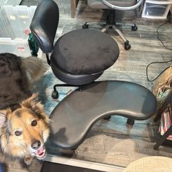 Curved Leg Rest Chair