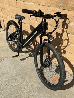 BRAND NEW ZNH 26" Low Step Thru Electric Commuter Bike