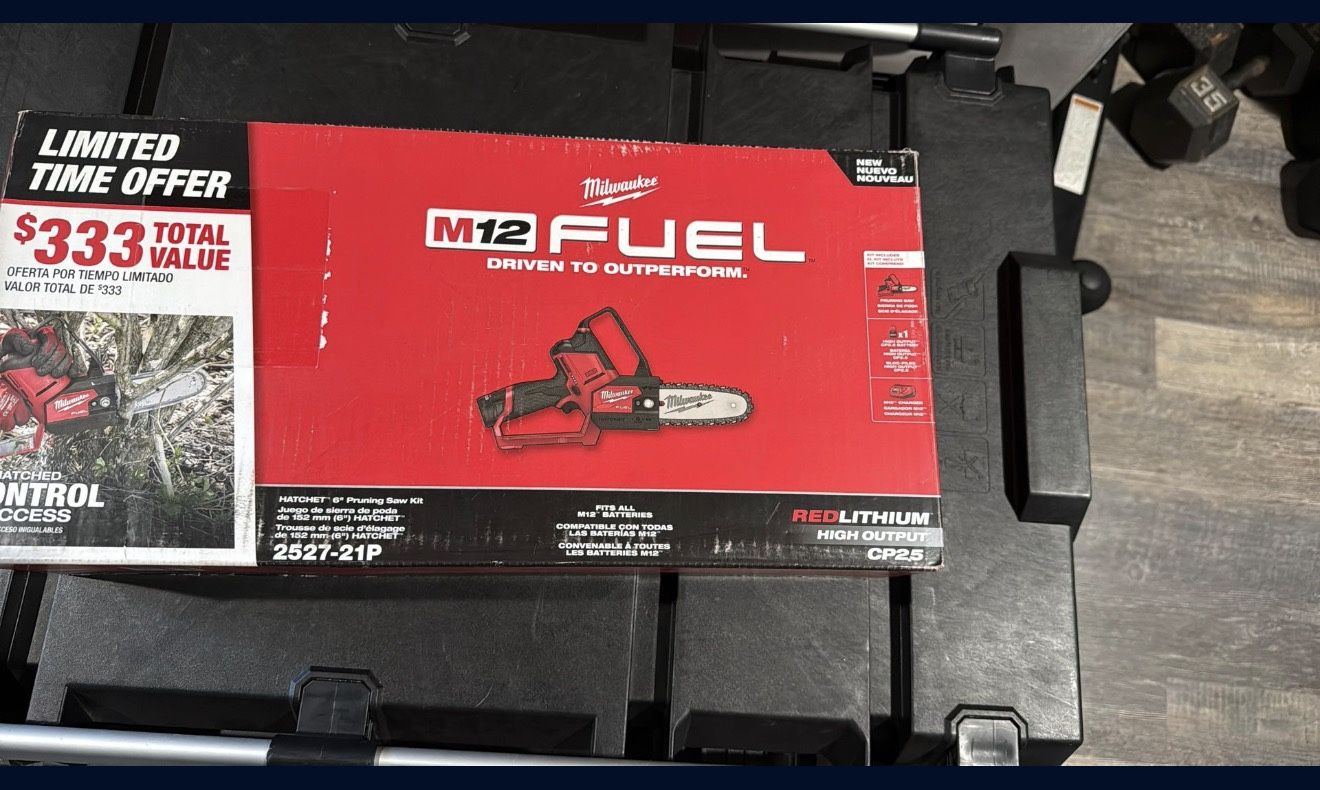 Milwaukee Hatchet 6" Pruning Saw Kit