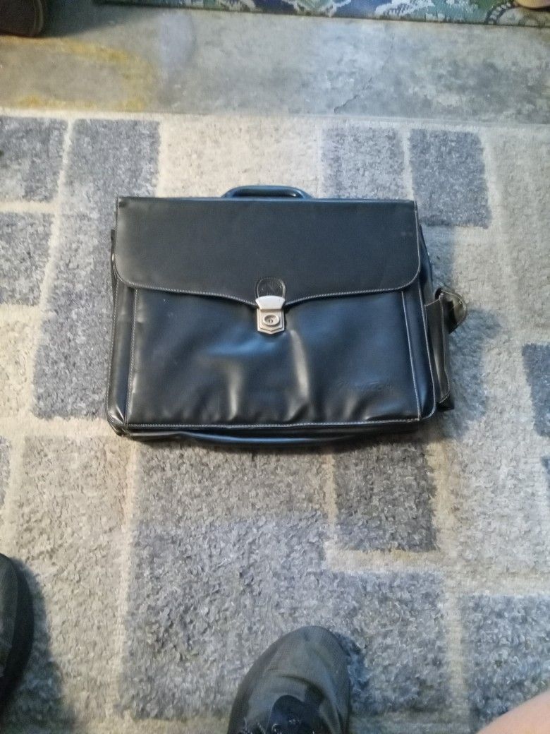 Naztech Briefcase