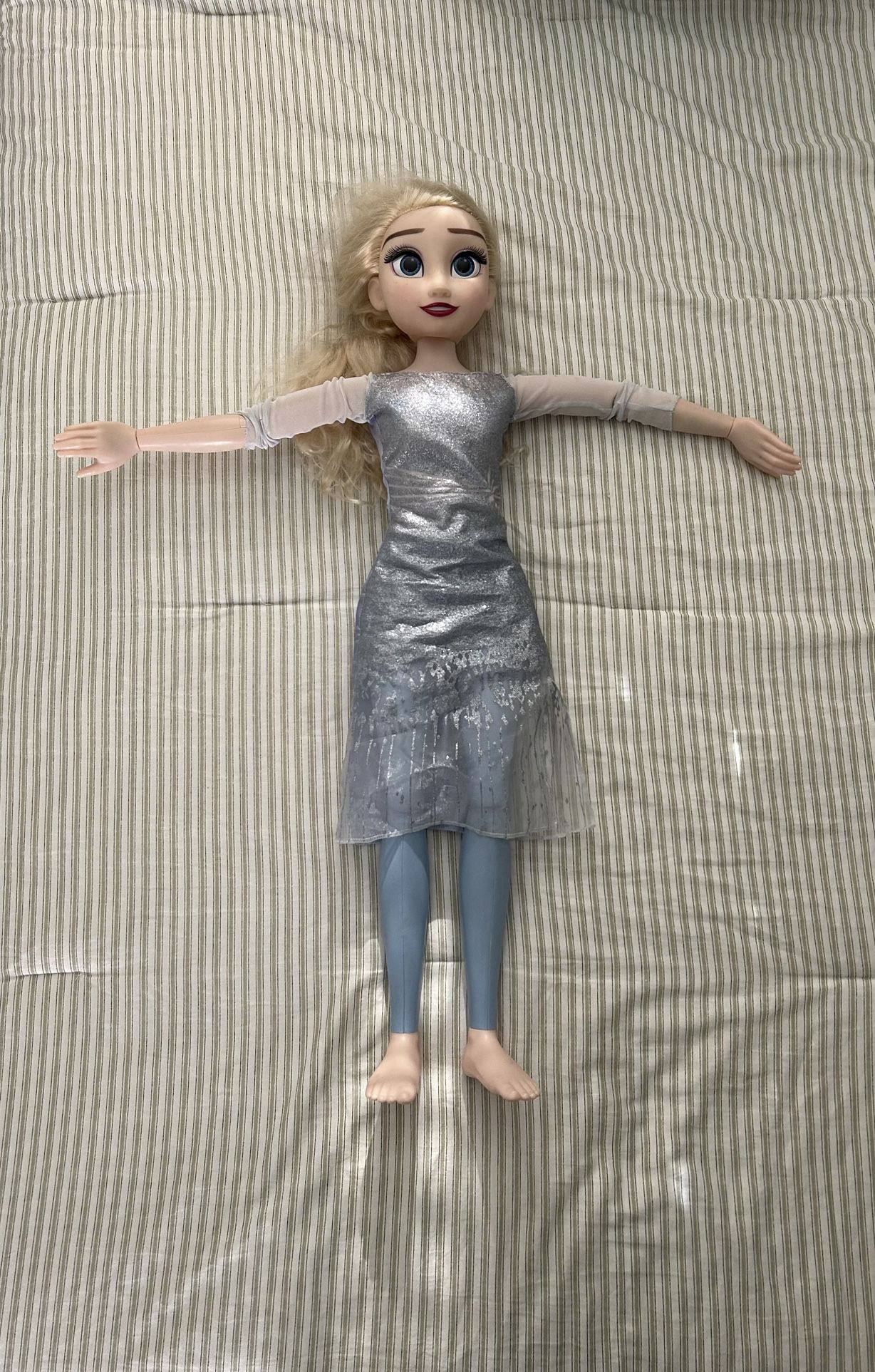 Disney Frozen Elsa Ice Powers 32” Doll