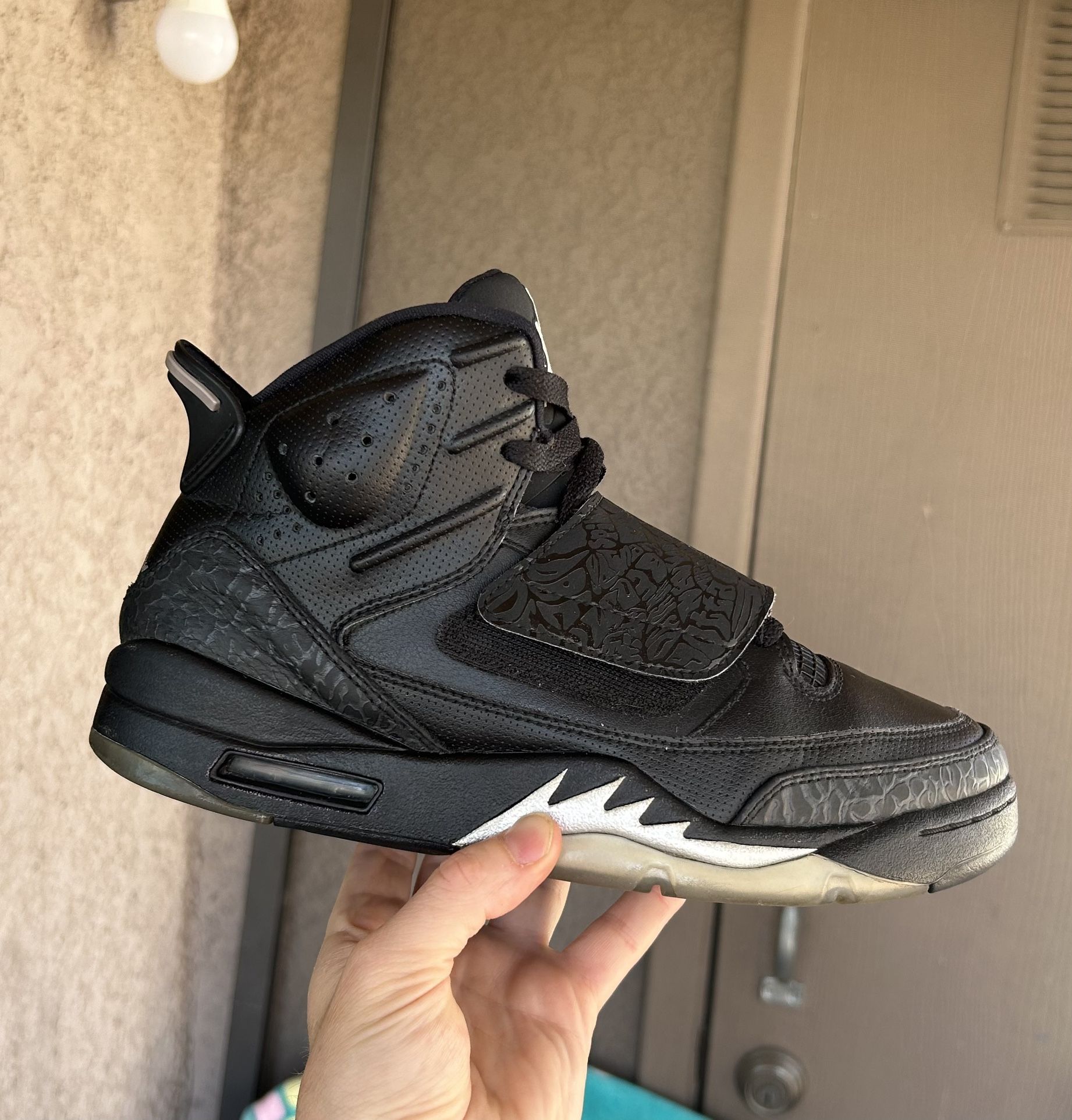 512245-010 Sz 8 M Jordan Son of Mars Black Cat