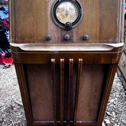 Vintage Philco 38-4 Radio