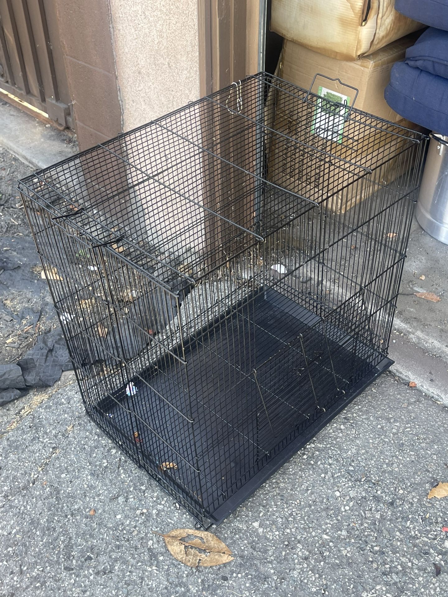 Dog Crate $20
