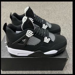 Retro Jordan 4 White Thunder Size 10