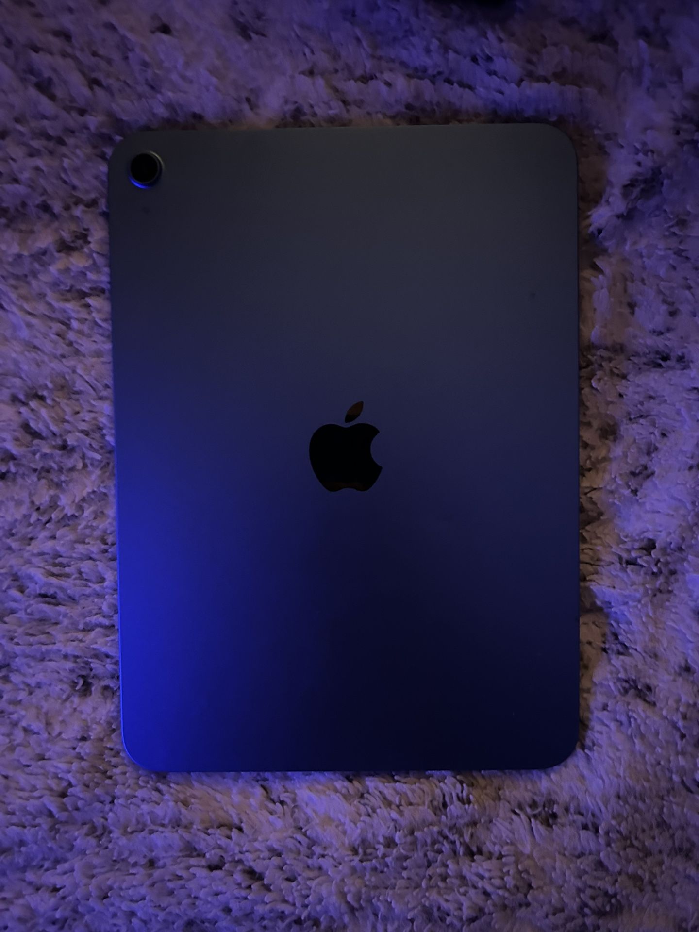 iPad 10th Generation ( READ DESCRIPTION )