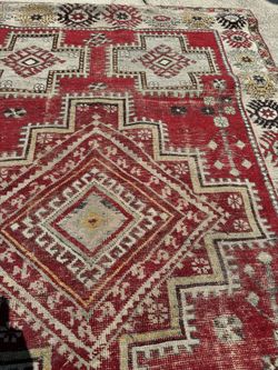 Eastern Rug (Iran)Handwoven