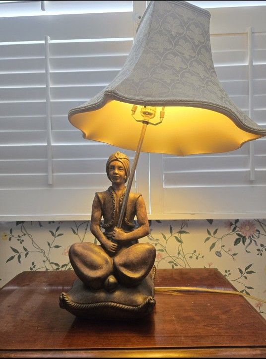 Vintage 1950s Genie Lamp