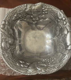 Deep Decorative Fruit Bowl ( Basket Style Edge )
