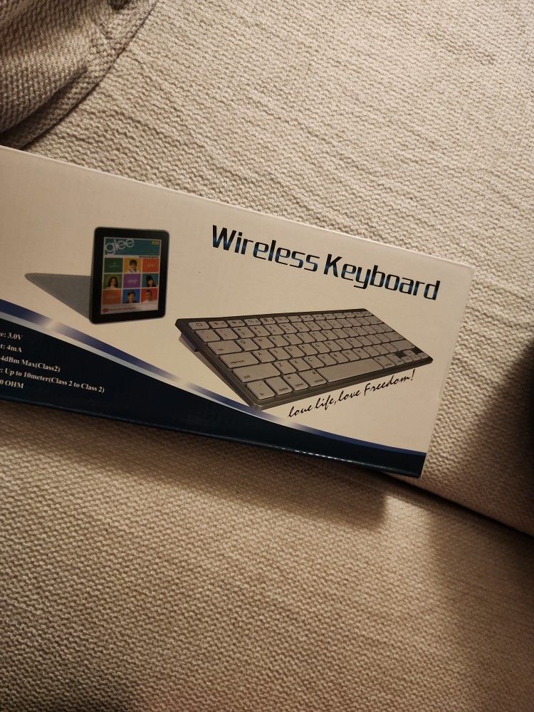 Wireless Bluetooth Keyboard - White