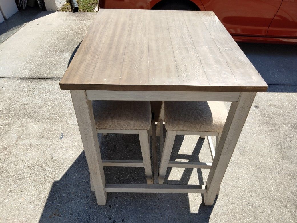 Kitchen Island With Bar Stools 2 