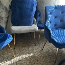Very clean used chairs for six people
