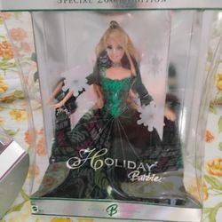Special Edition2004 Holiday Barbie. 