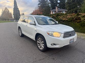 Toyota Highlander Hybrid SUV White