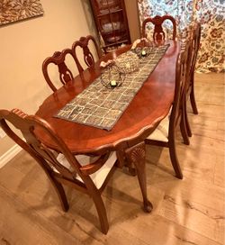 Dining table and chair set