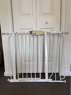 Regalo metal baby safety gate - white