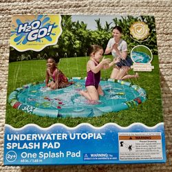 H2O GO! Underwater Utopia Splash Pad  65 in. splash pad for ages 2+. Reliable construction with surrounding sprinklers.
