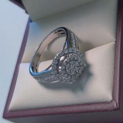 14 Karat White Gold Engagement Ring With a 1 Karat Diamonds