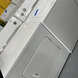 set washer and dryer gas use like new only 3 months use like new 