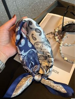 100% Mulberry Silk Scarf – 21” × 21”
