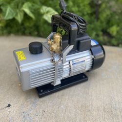 Selling A Two Stage Globe saver Vacuum pump  In good condition 