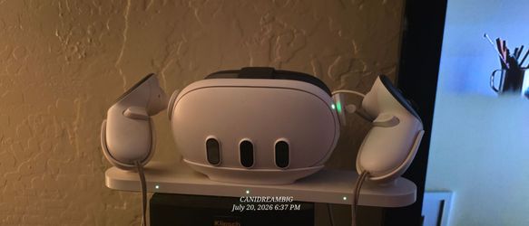 Meta Quest 3 VR Headset with Controllers