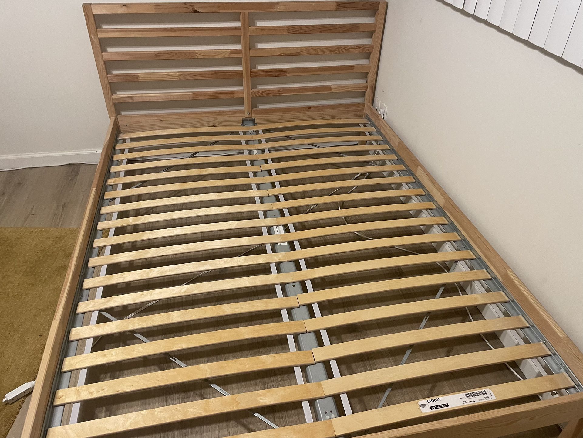 Tarva Queen bed frame 