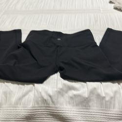 Lululemon pant size 6